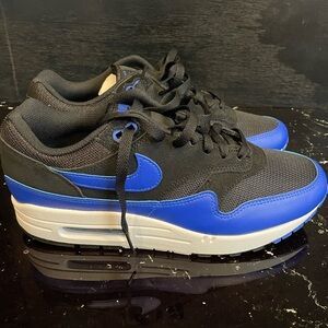 NEW Nike Air Max 1 Essential Black/Hyper Royal FZ5808-010 Mens Sz 10